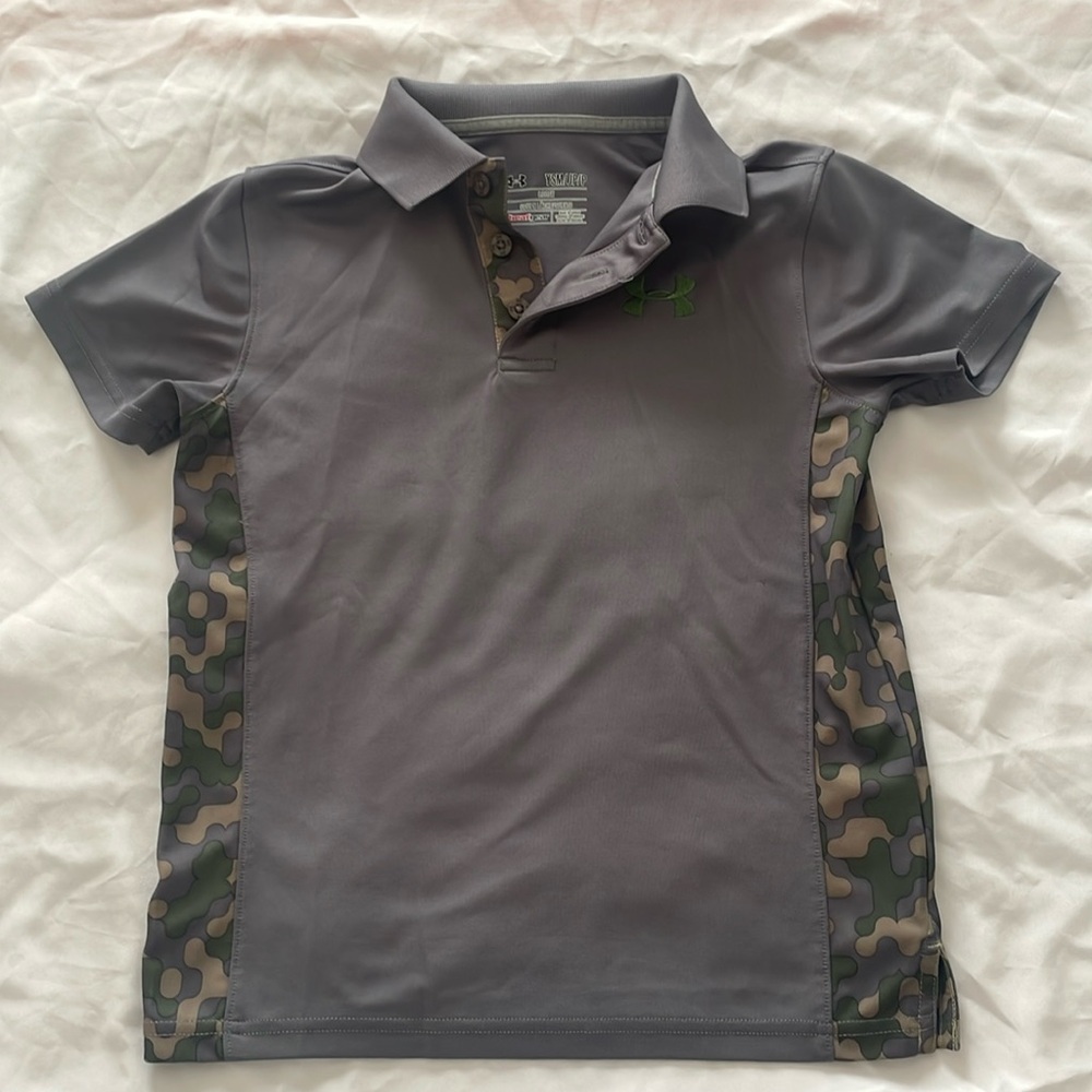 Under Armour Boys Size Small Grey/Camoflauge Logo Polo